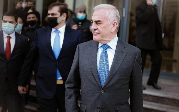 Vasıf Talibov'un oğlu Yüce Meclis'e çıktı ve Fuad Necefli onu kapıdan geri çevirdi - 